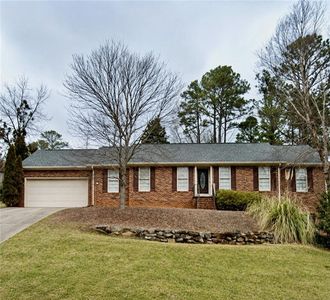 7 Valley Brook Dr SE