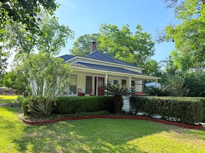 305 College St
