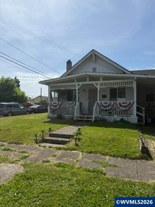 Property at 690 S 6th St, Independence, OR