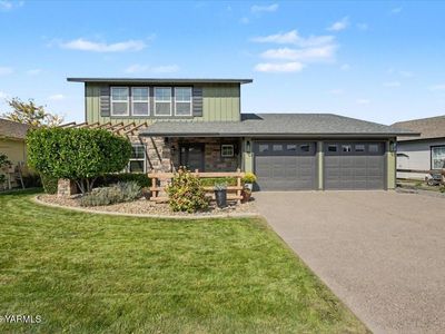 708 Kachess Ln