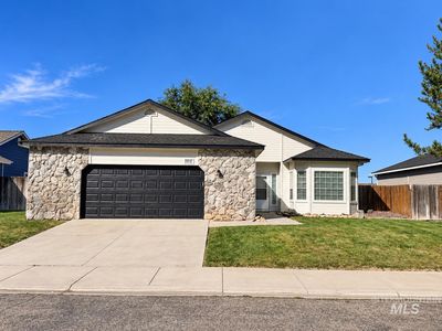 112 W Davenport Dr