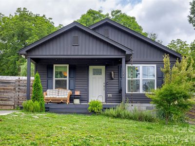 122 NW Crowell Dr