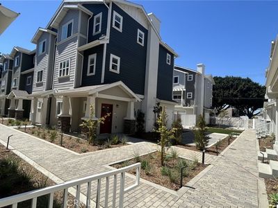 1336 Locust Ave #4