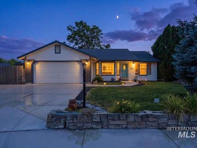 1579 E Oakridge Dr