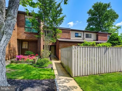 25 Saddle Ct #H