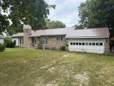 112 N Maple St