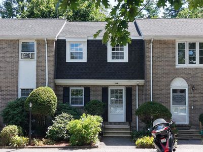 24 Fieldstone Drive