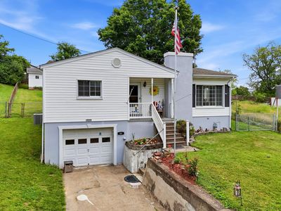 46 Thomas Ave