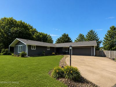 201 Oak Park Cir