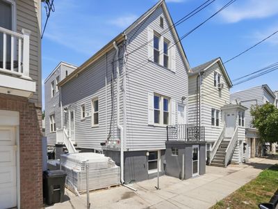 30 Edison St
