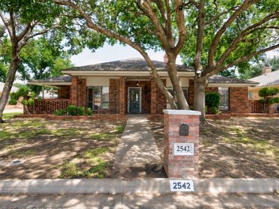 2542 Woodlake Dr