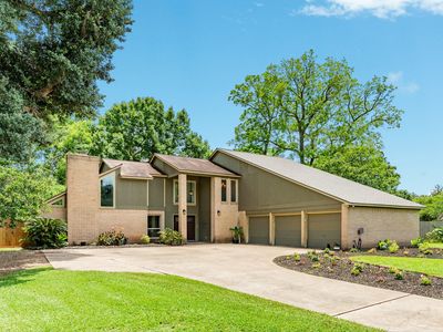 202 Raintree Ln