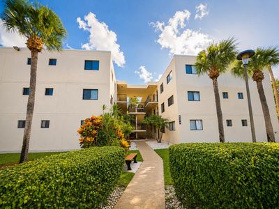 5370 Las Verdes Circle #304