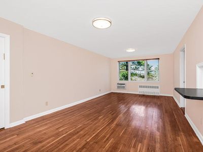 679 W 239th St APT 5H