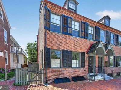 216 W Miner St