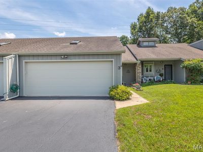 3 Shadowbrook Dr