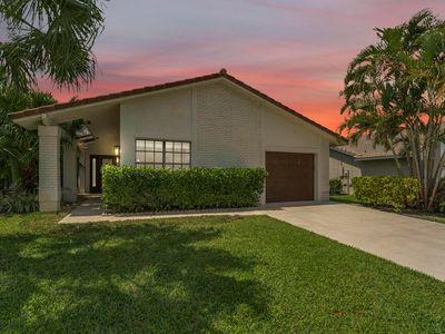 10084 Camelback Lane