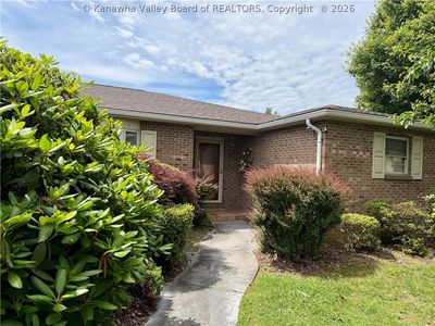 2 Angela Dr