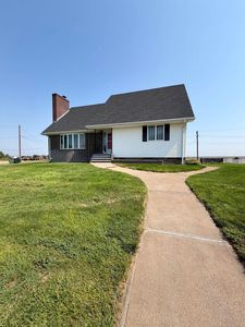351 Crestview Dr
