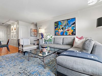 85 E India Row APT 30D