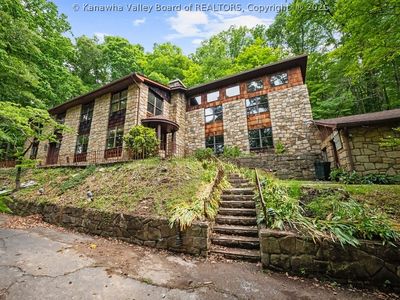 200 Laura Ln