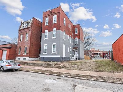 3938 Iowa Ave