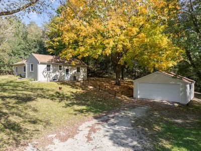 1240 Robin Ln SE