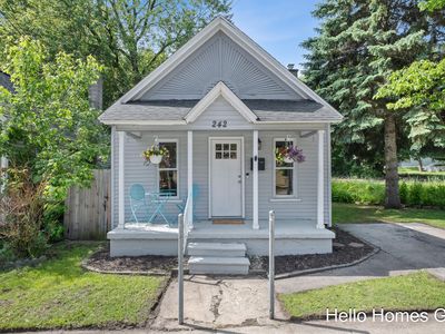 242 Matilda St NE