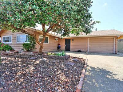 7223 Carriage Dr