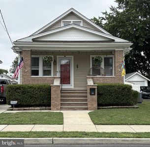 109 E Oakland Ave