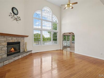 101 W Lakeview Dr