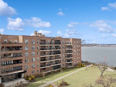 16241 Powells Cove Blvd