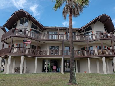 3836 Spinnaker Dr UNIT 102