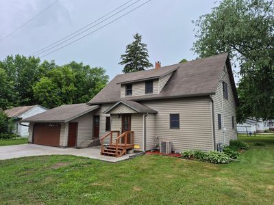 221 Sprague Ave N