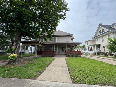 911 S Highland Ave