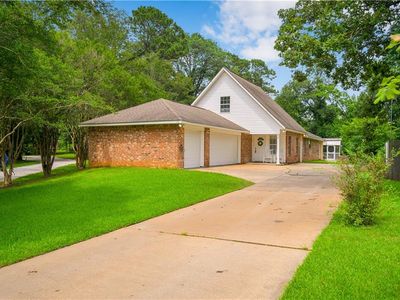 Property at 190 Northwood Dr, Pineville, LA