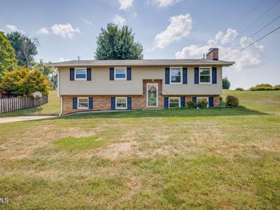 121 Lemay Dr