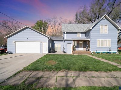 111 S Walnut Ave