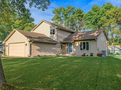 7095 Wellington Ln N