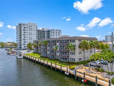 3121 NE 51st St APT 203E