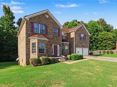 2701 Oakmont Way