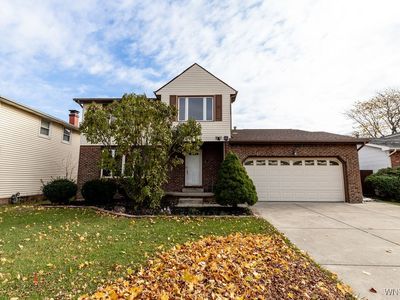 211 Sprucewood Ter