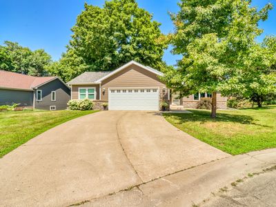 1047 Highwood Cir