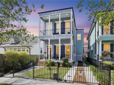 2336 Robert St