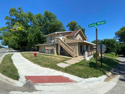 5645 E. Grand River