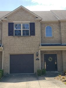 5306 Labelle Ct