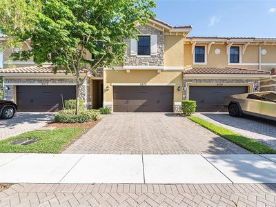 9572 Town Parc Circle North