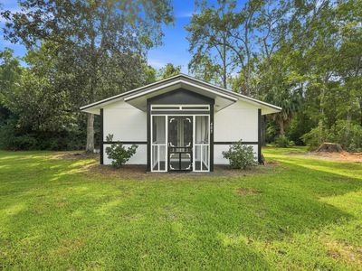 405 Range Line St