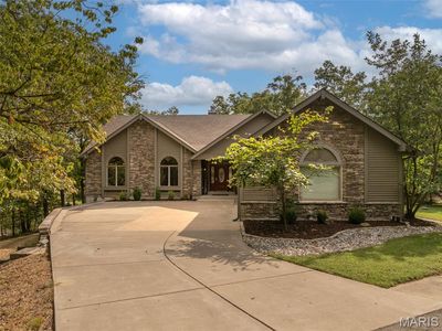 513 Woodlake View Dr
