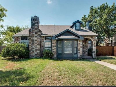 832 Brockden Dr